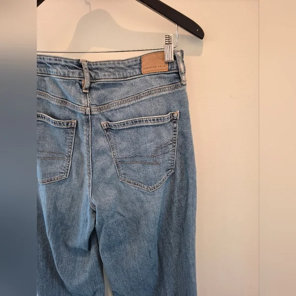 American Eagle Wide Leg Baggy Distressed Jeans Size 4 - Picture 3 of 7